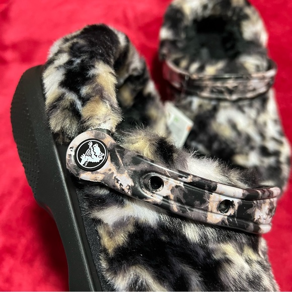 Crocs Classic Fur Sure Lined Animal Clogs Slip On Slide Sandals 207303-0C4 NWT - Picture 6 of 10
